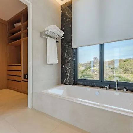 Private Garden דירה